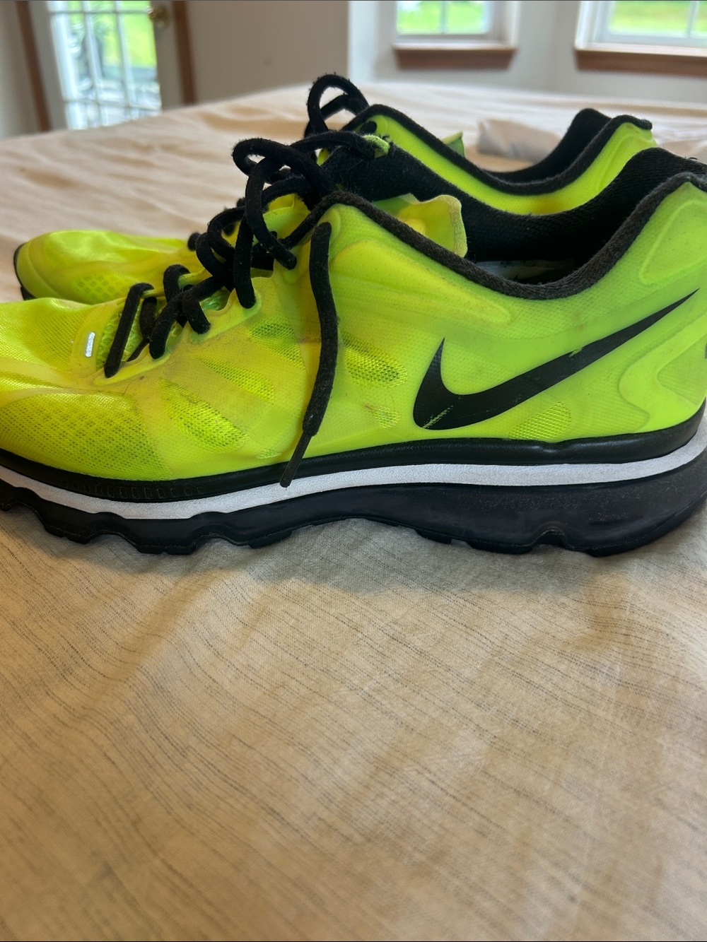 Nike Air Max men’s size 10.5 highlighter yellow